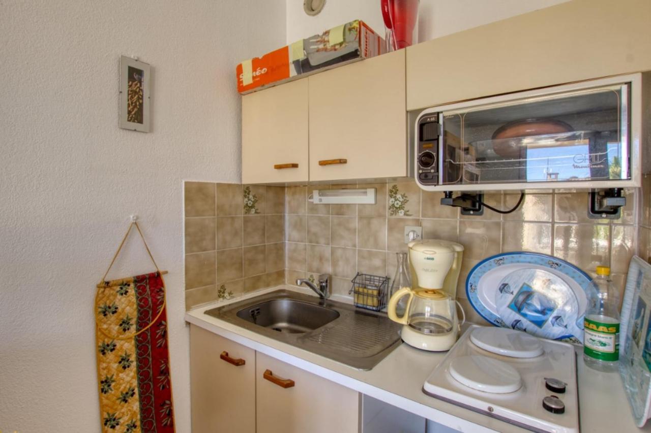 Charming Apartment In Residence With Swimming Pool Санарі-сюр-Мер Екстер'єр фото